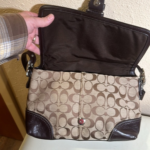 SOLD.  SOLD.  SOLD. Coach classic Hampton bag - Picture 7 of 9